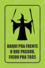 FICOU PRA TRÁS